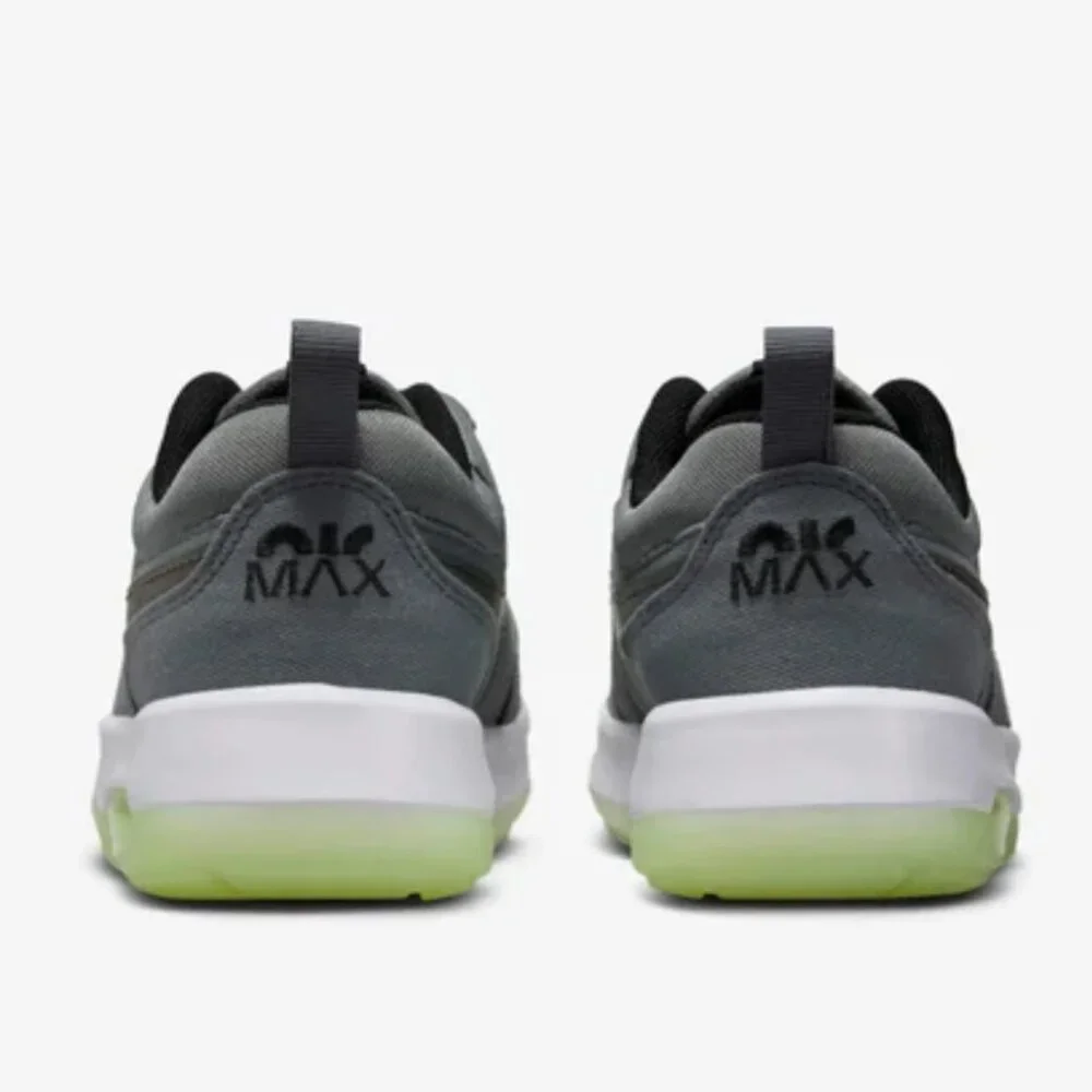 NWB Nike Kids' Air Max Motif Sneaker